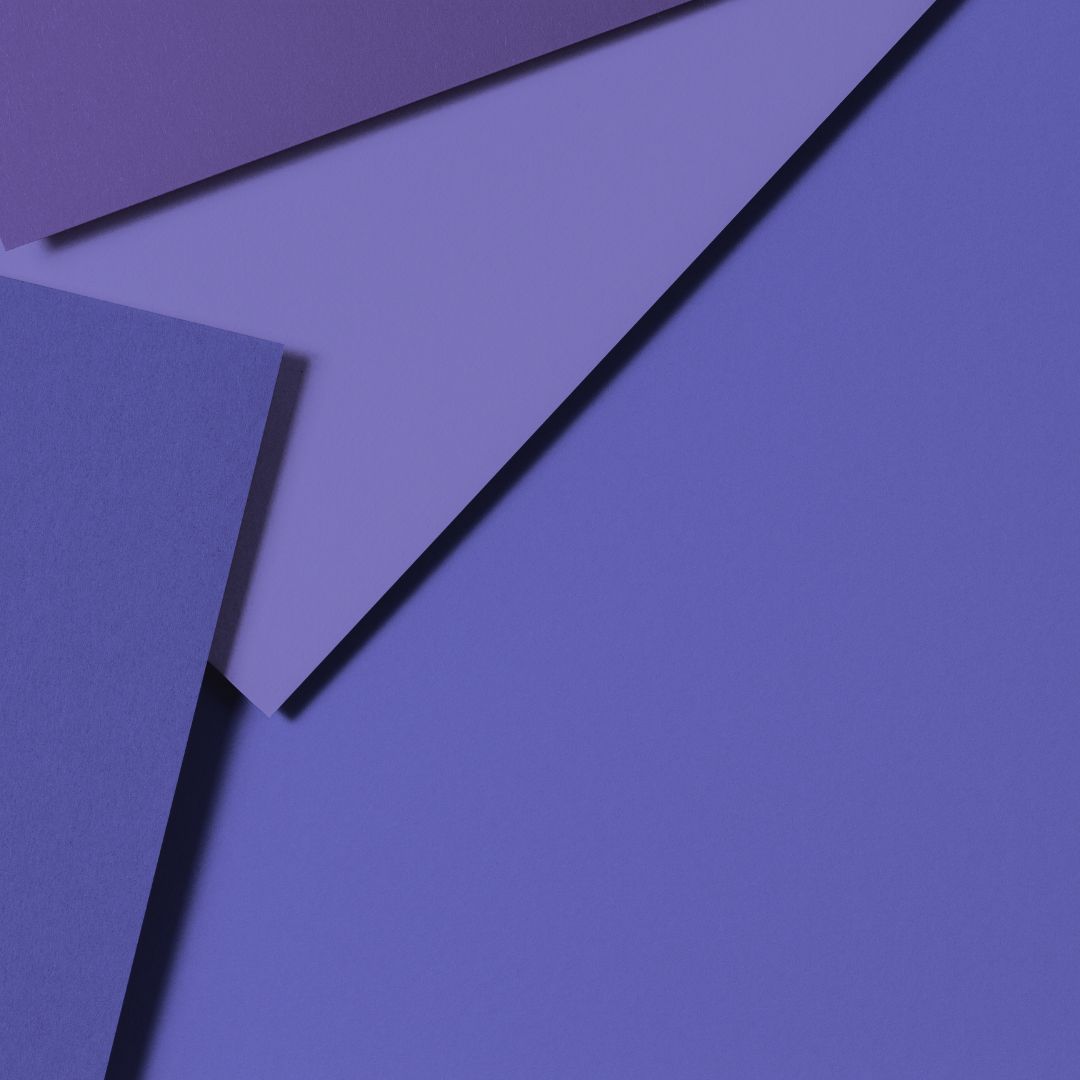 Pantone Veri Peri color.